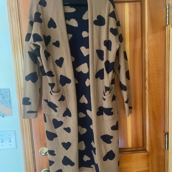 G by Giuliana Caramel Long Cardigan Sweater with hearts - Picture 2 of 4